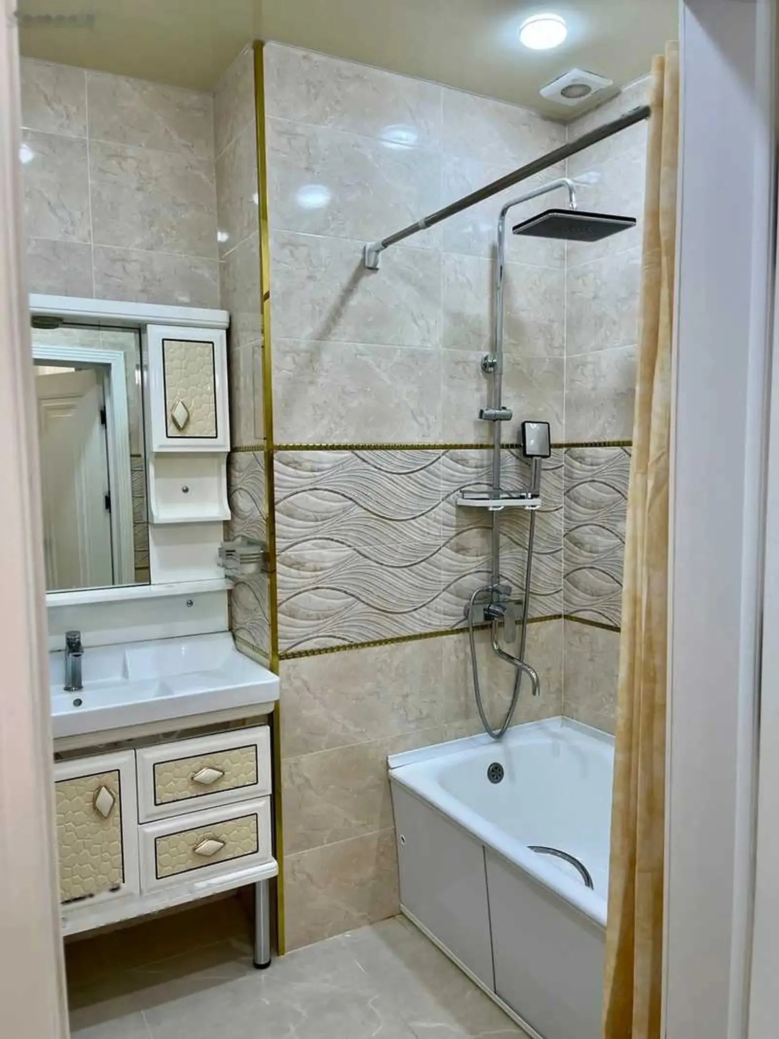 2-комн. квартира, 2 этаж, 83м², посолстваи туркия