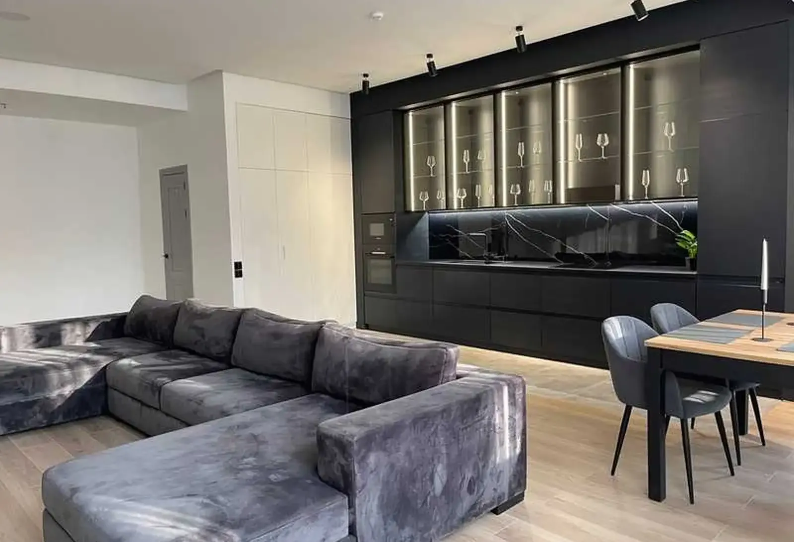 2-комн. квартира, 4 этаж, 91м², Пединститут,Ресторани Сафо