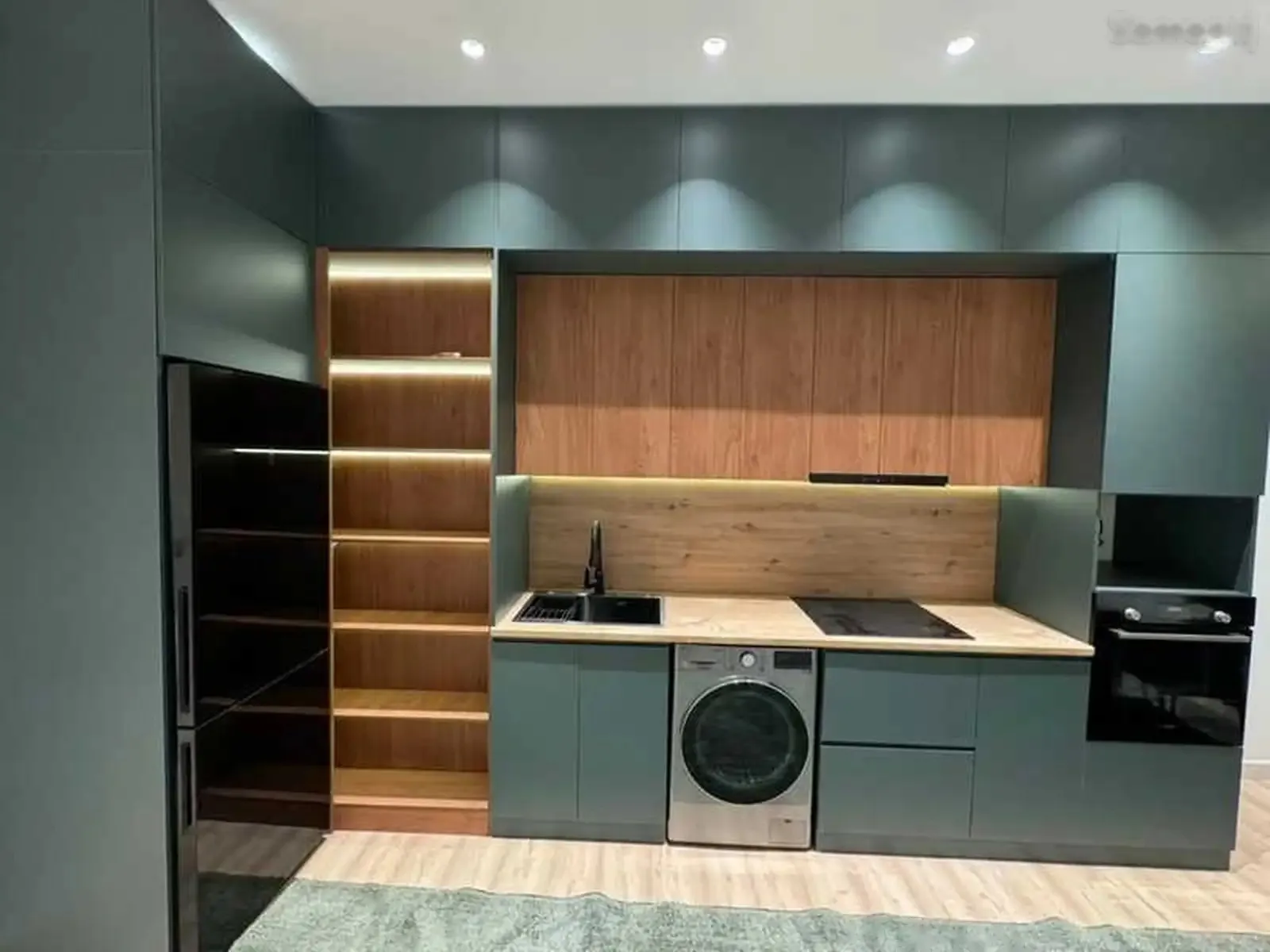 3-комн. квартира, 12 этаж, 120м², хукумати Шохмансур