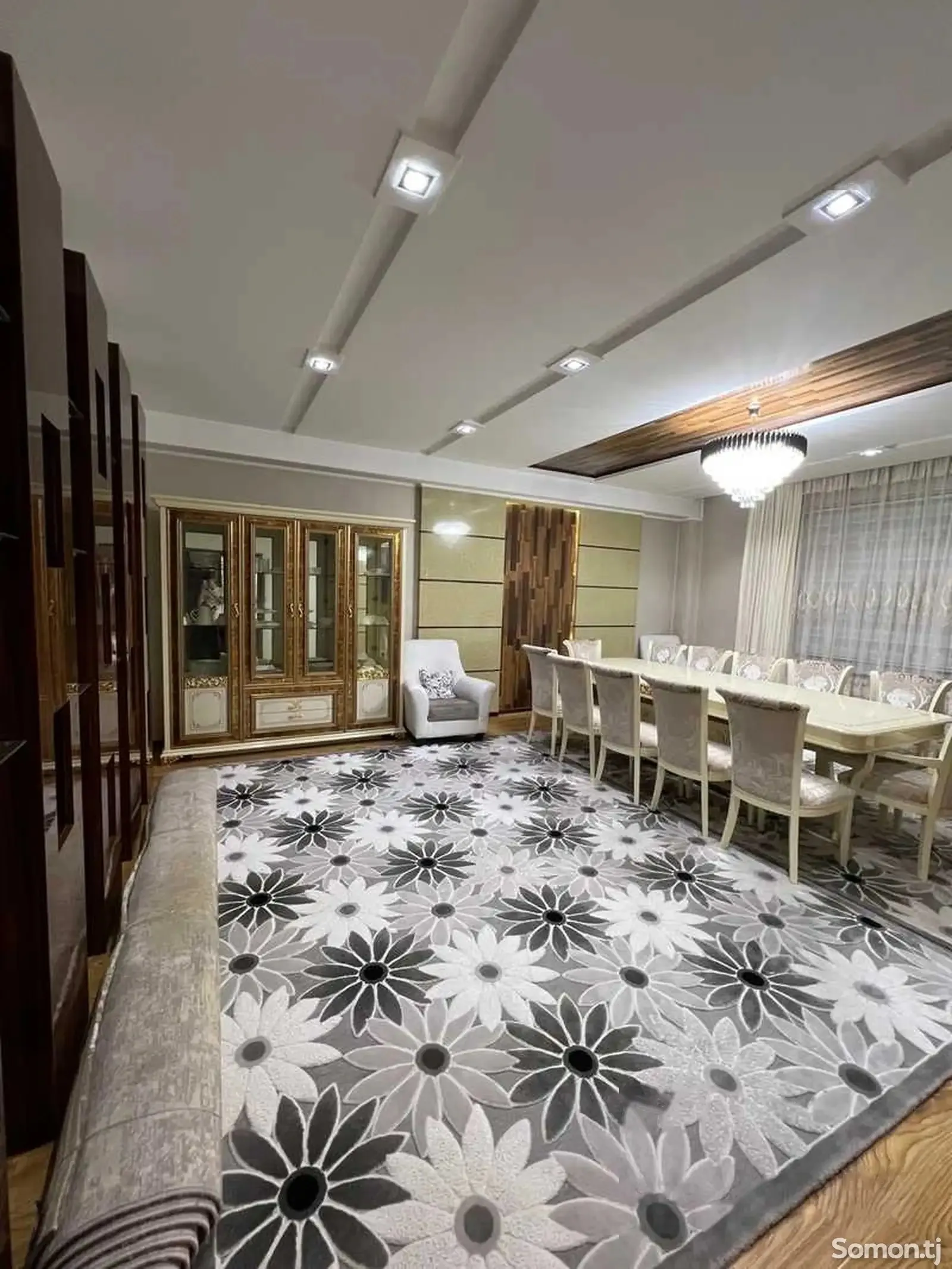 3-комн. квартира, 3 этаж, 180м², дом печать