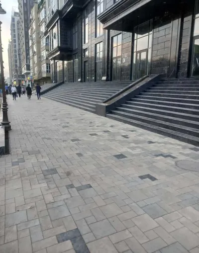 Помещение под магазин / салон, 168м², И Сомонӣ