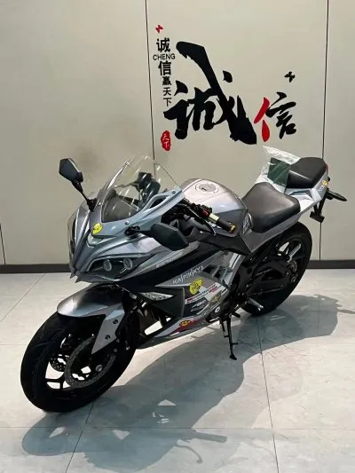 Мотоцикл Kawasaki 400 cc