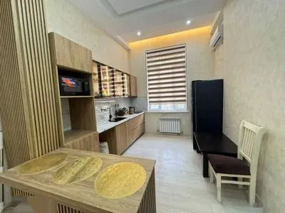 3-комн. квартира, 2 этаж, 115м², 82 мкр