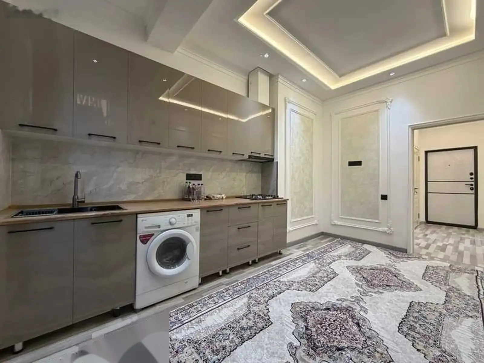 1-комн. квартира, 11 этаж, 48 м², голубой экран