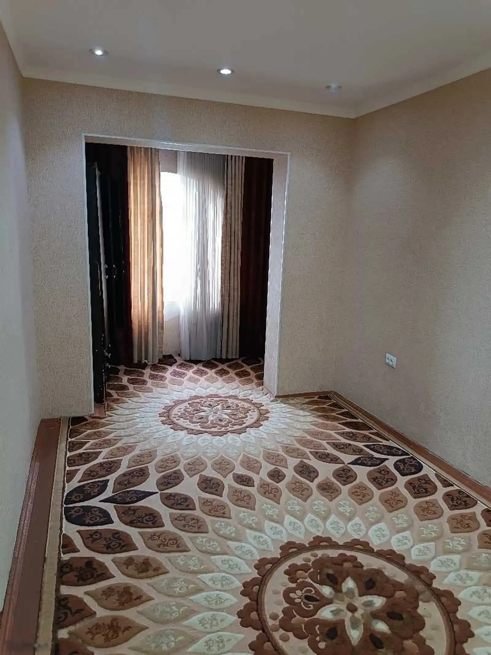2-комн. квартира, 5 этаж, 100м², Фирдавси
