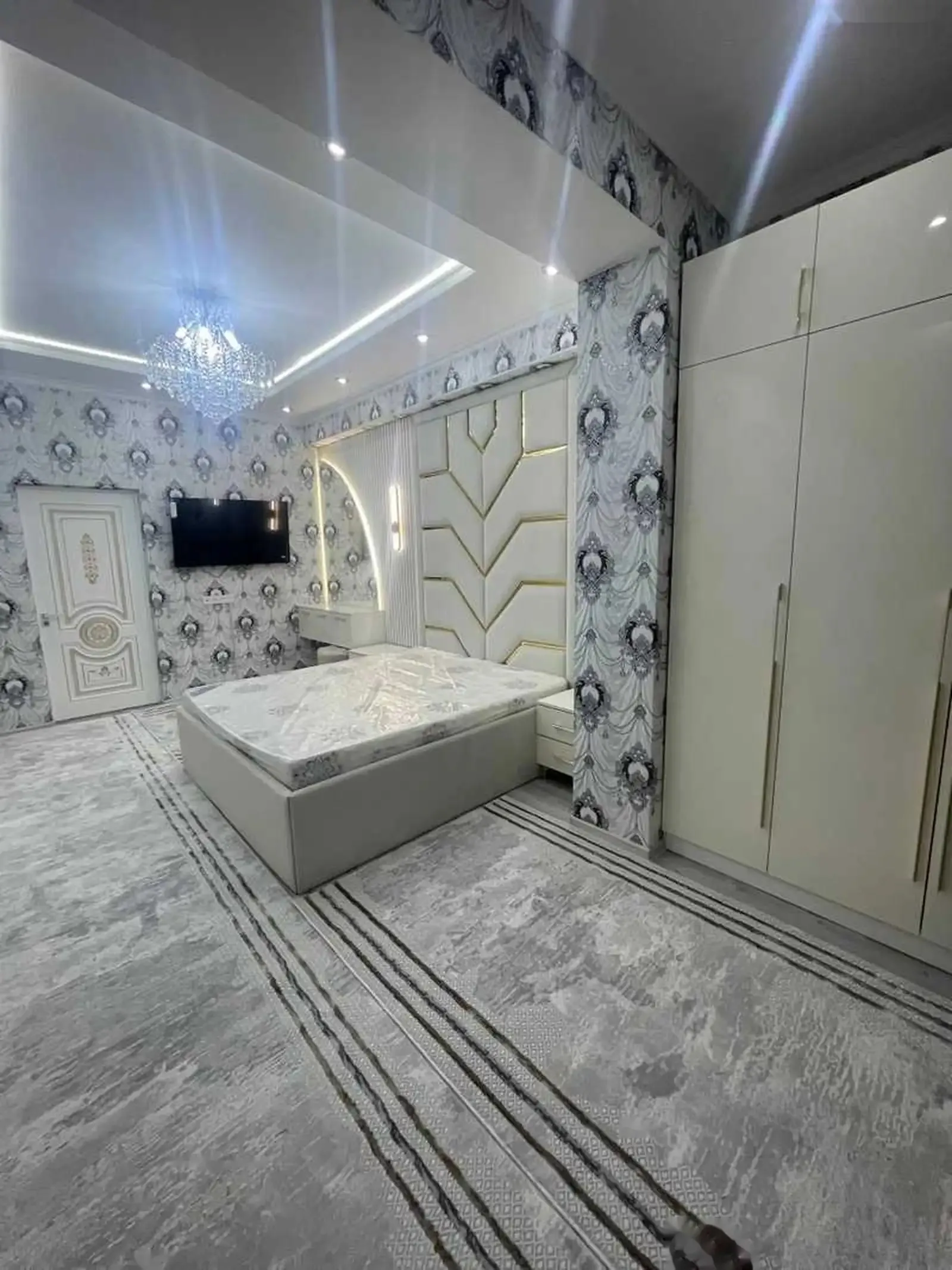 2-комн. квартира, 11 этаж, 68м², Фирдавси дом Ёвар