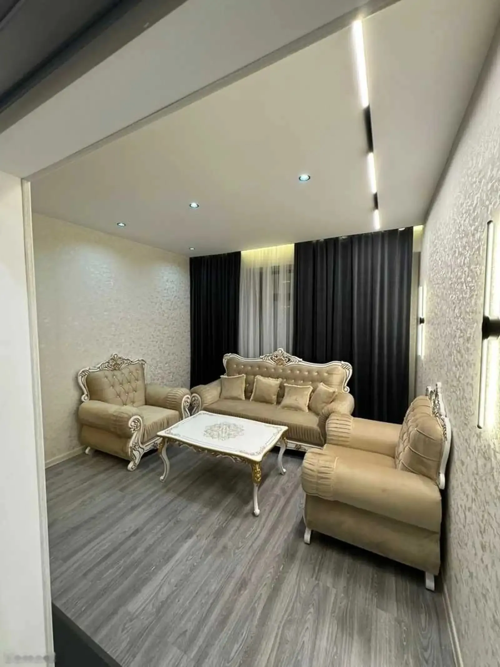 2-комн. квартира, 18 этаж, 78м², голубой экран