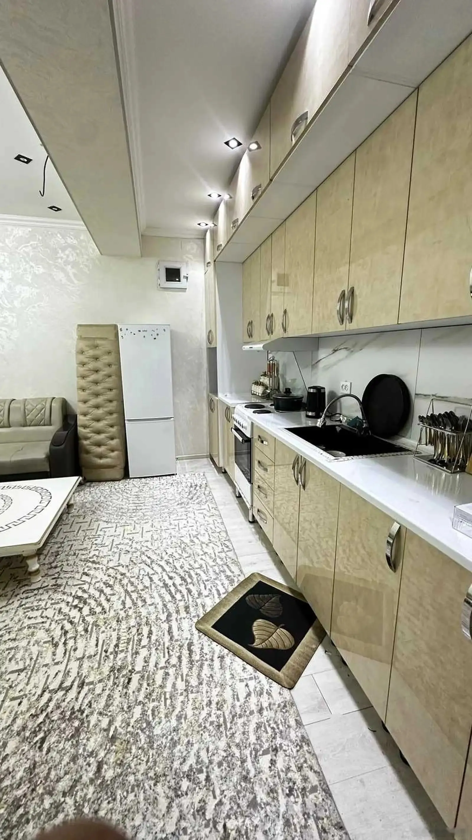 2-комн. квартира, 16 этаж, 76м², скорый чордома