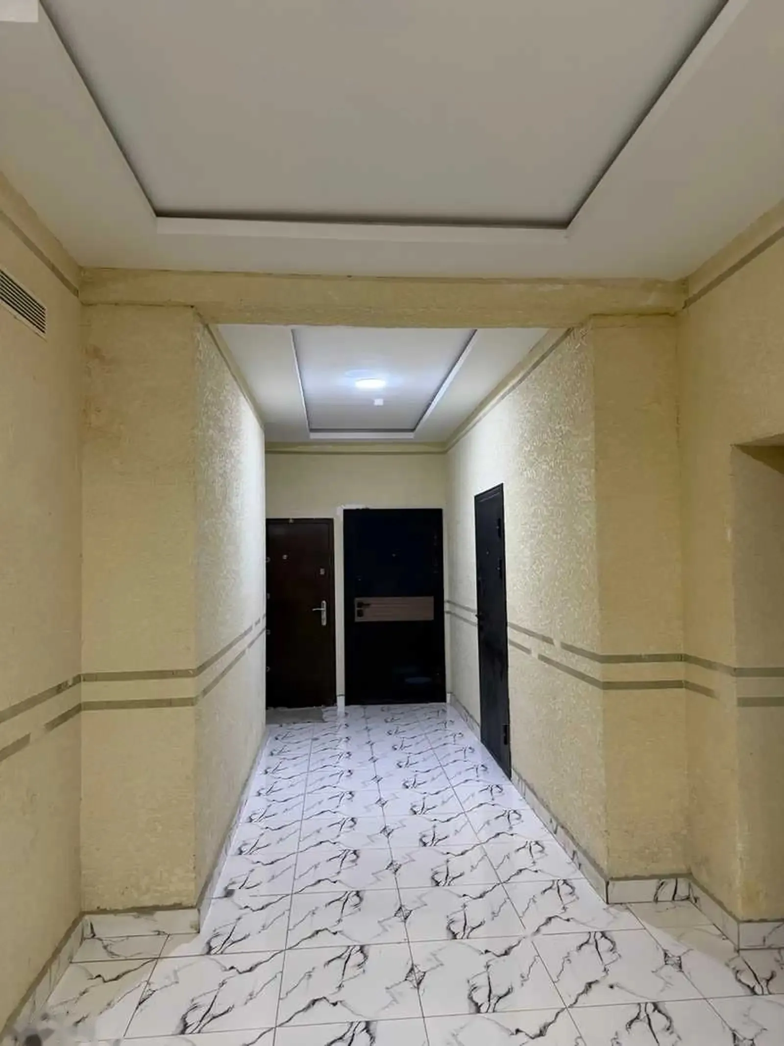 1-комн. квартира, 11 этаж, 48 м², голубой экран