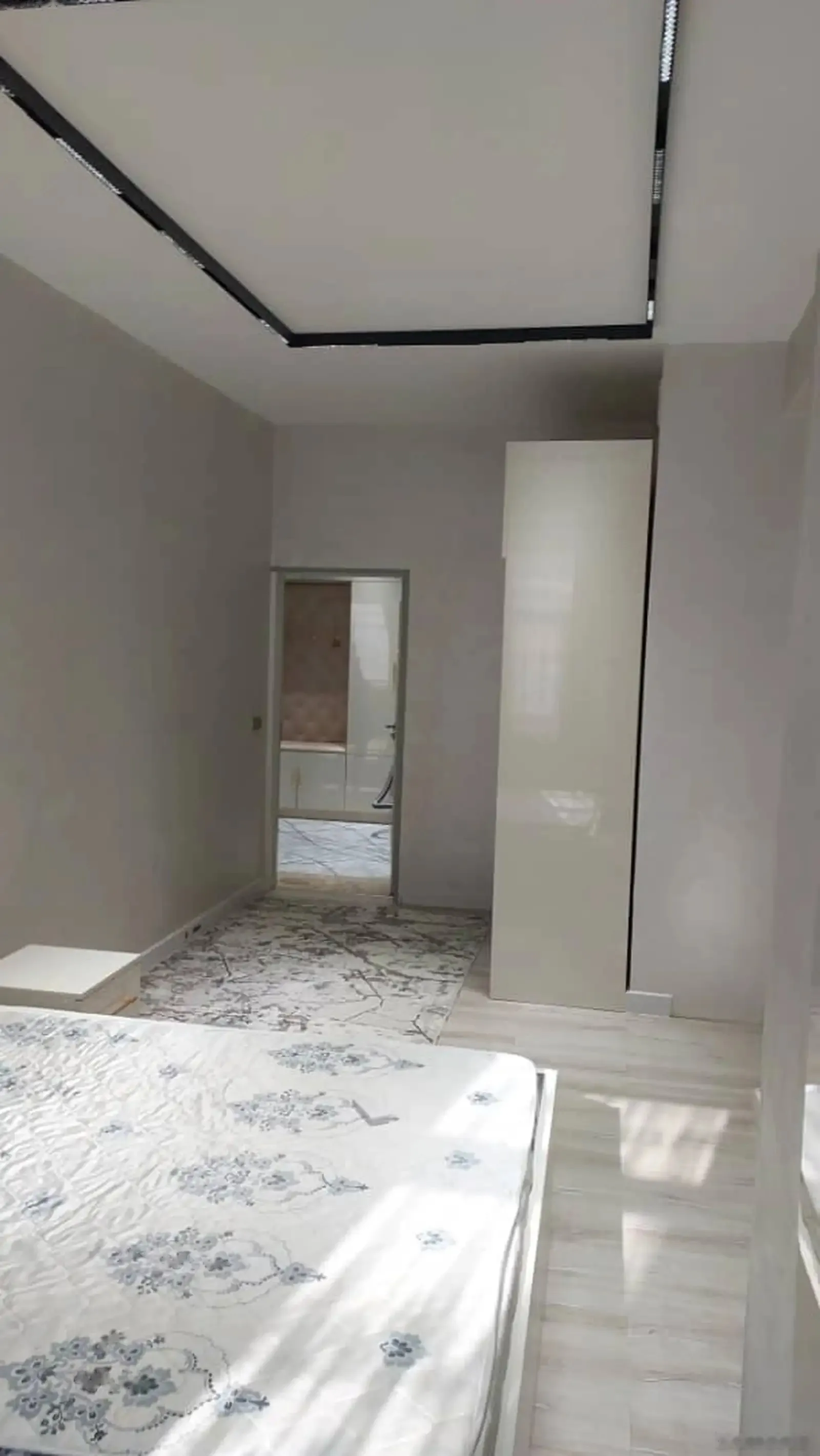 2-комн. квартира, 3 этаж, 70м², голубой экран