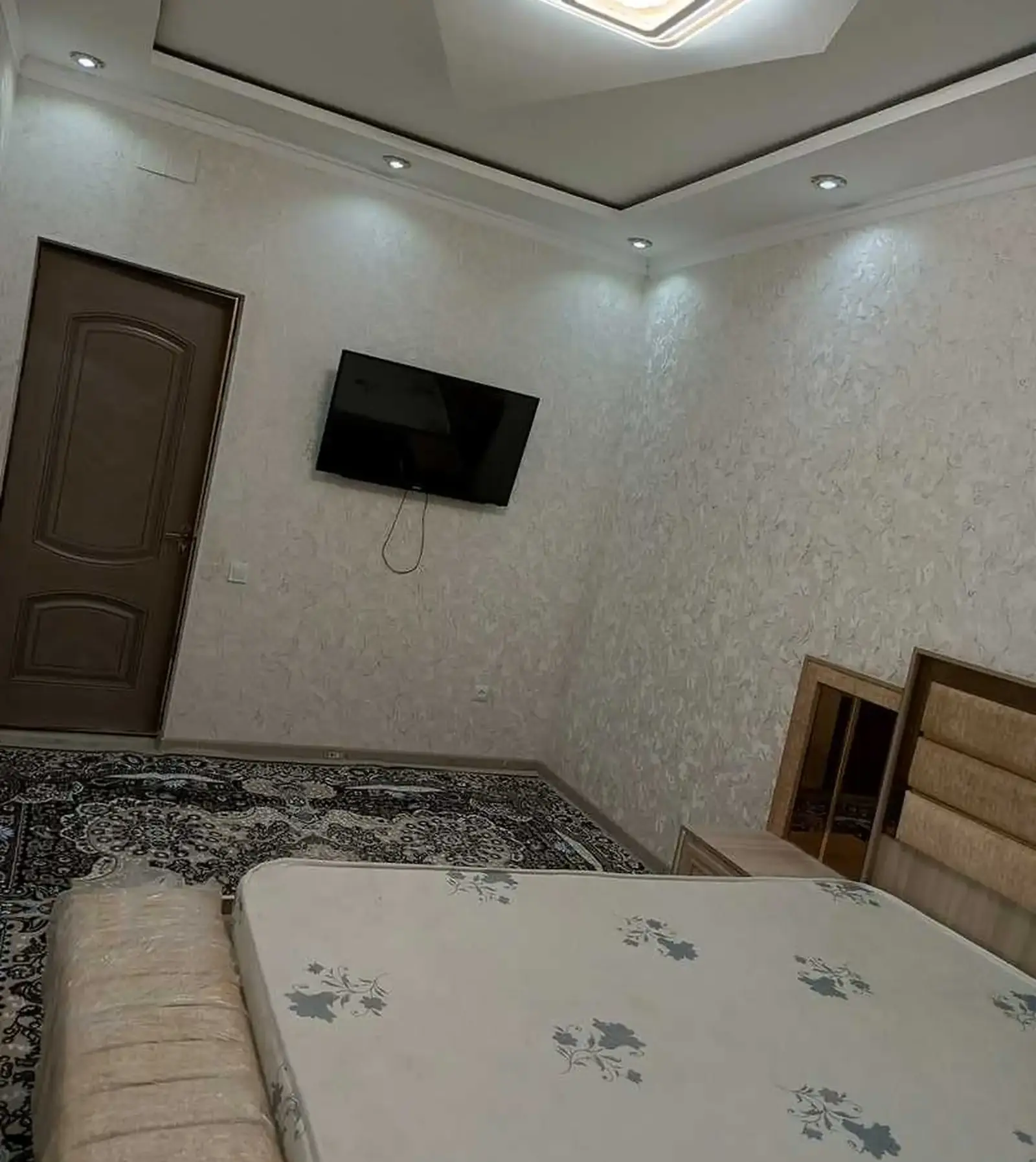 2-комн. квартира, 2 этаж, 60м², Исмоили Сомони, хиёбони Рудакӣ