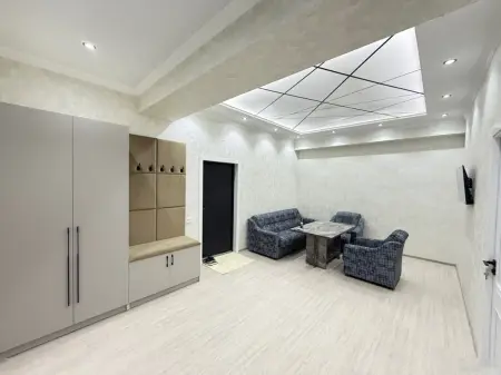 3-комн. квартира, 4 этаж, 92 м², 30 мкр — миниатюра 2