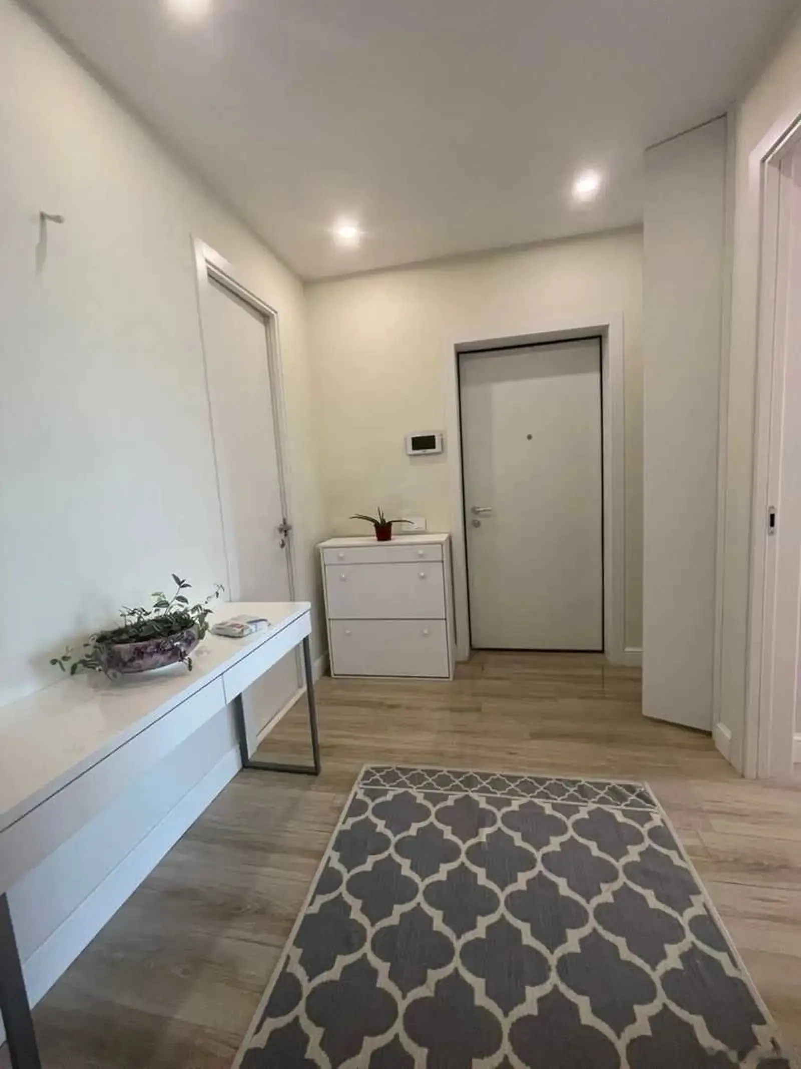 3-комн. квартира, 14 этаж, 100м², цум