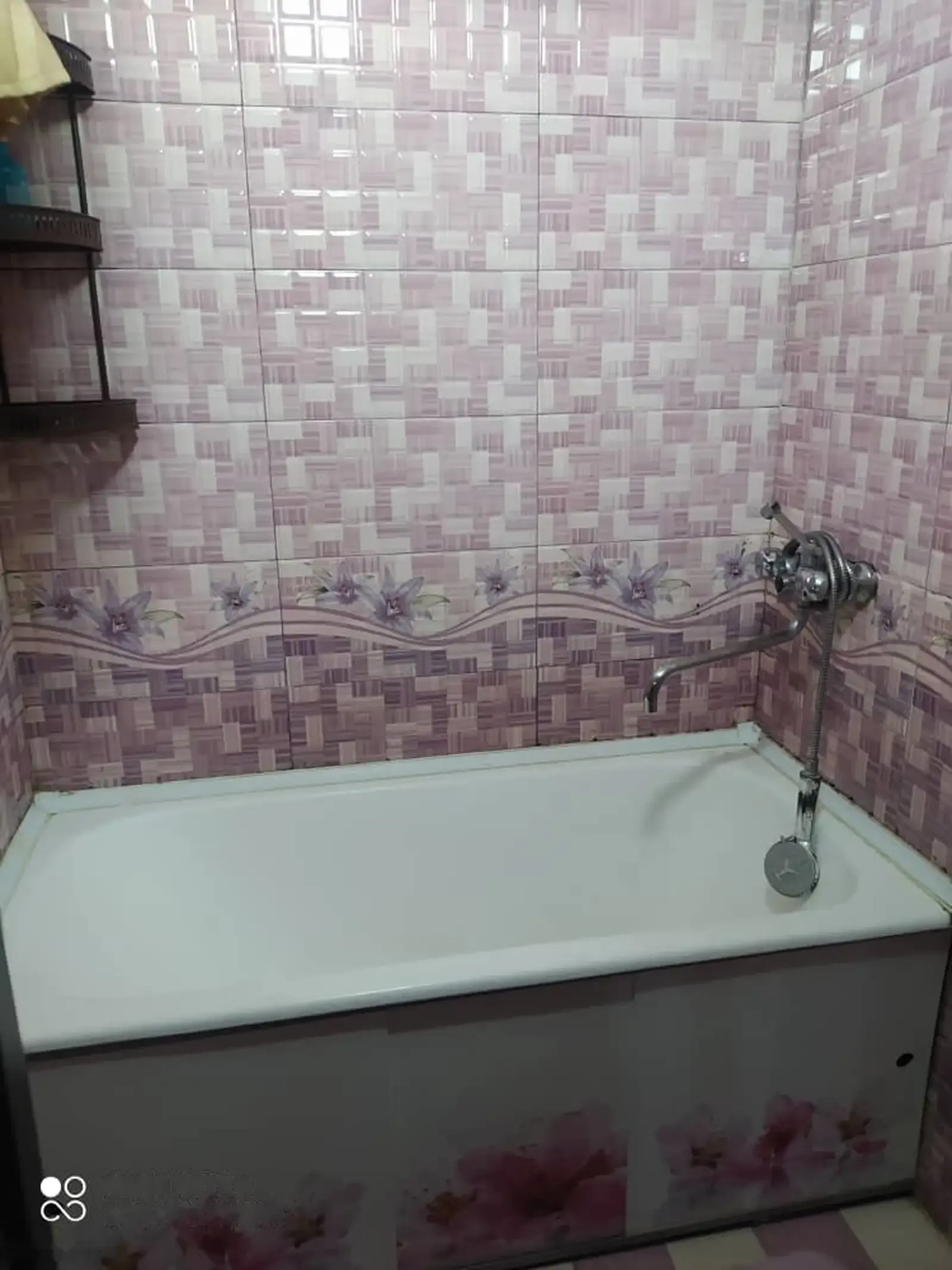 4-комн. квартира, 2 этаж, 110м², Сино, 82 мкр, ру ба руи клиникаи Мансуров