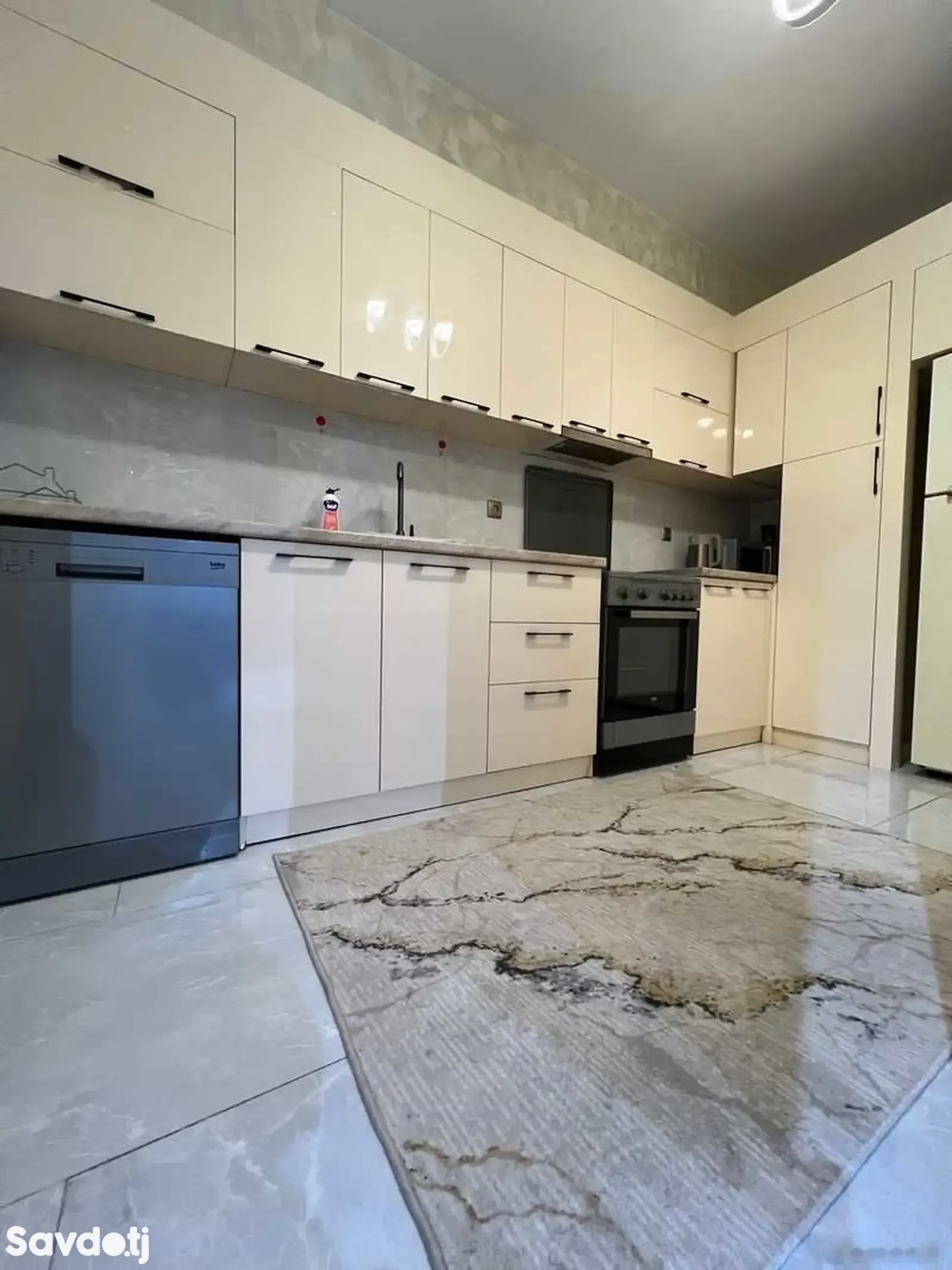 4-комн. квартира, 3 этаж, 133м², Овир, бари меҳмонхонаи Руми