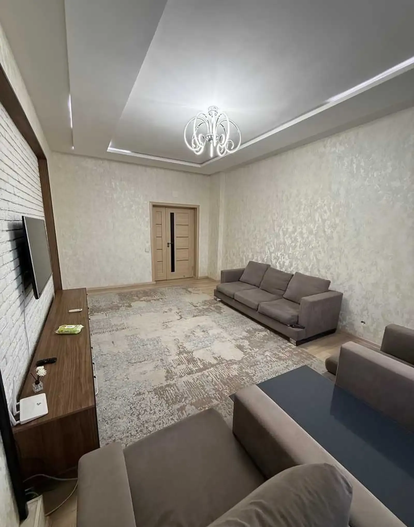 3-комн. квартира, 8 этаж, 102м², Ёвари Кохи Борбад