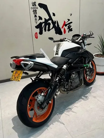 Мотоцикл Benelli 600 сс