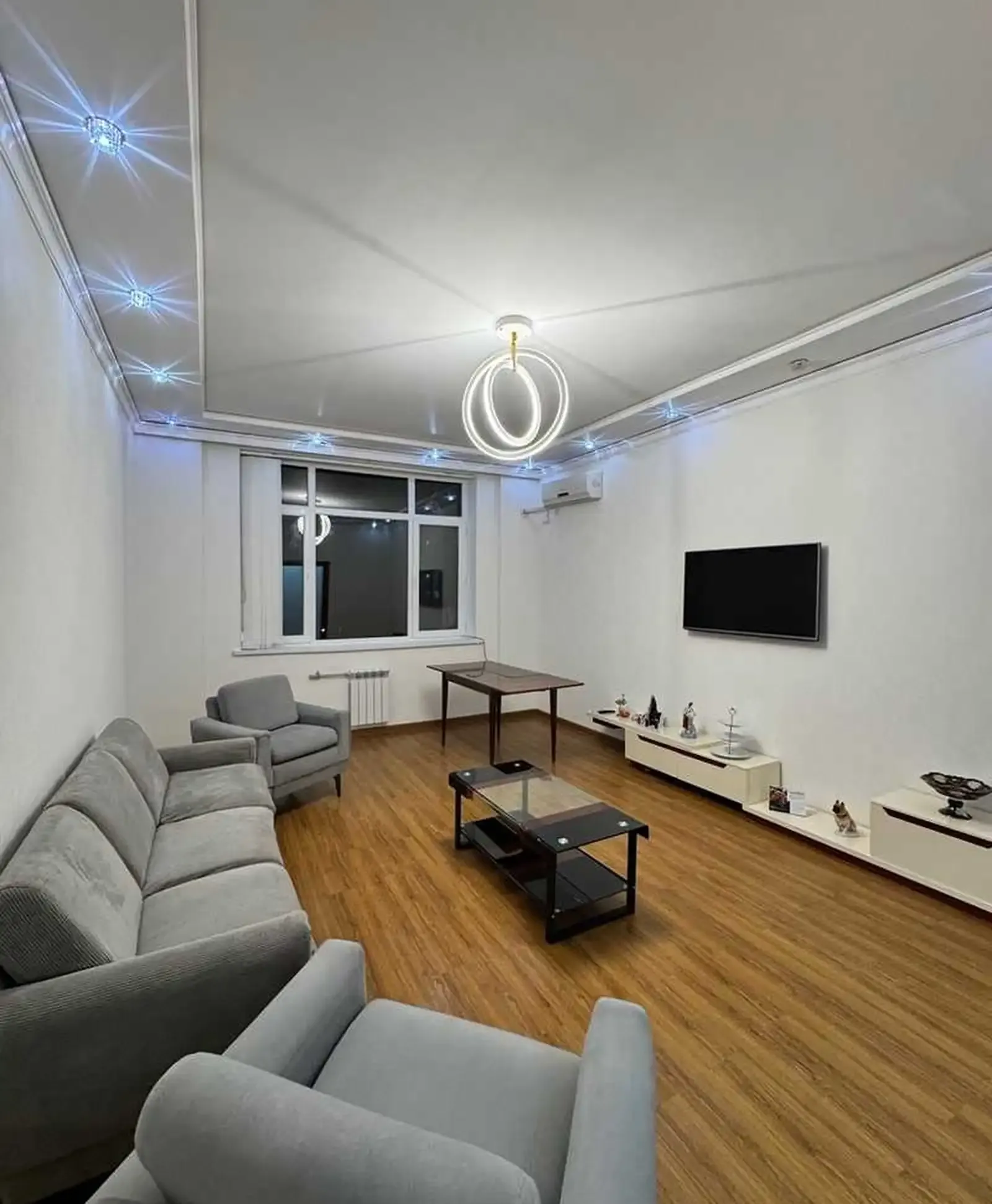 2-комн. квартира, 8 этаж, 108м², Шоҳмансур