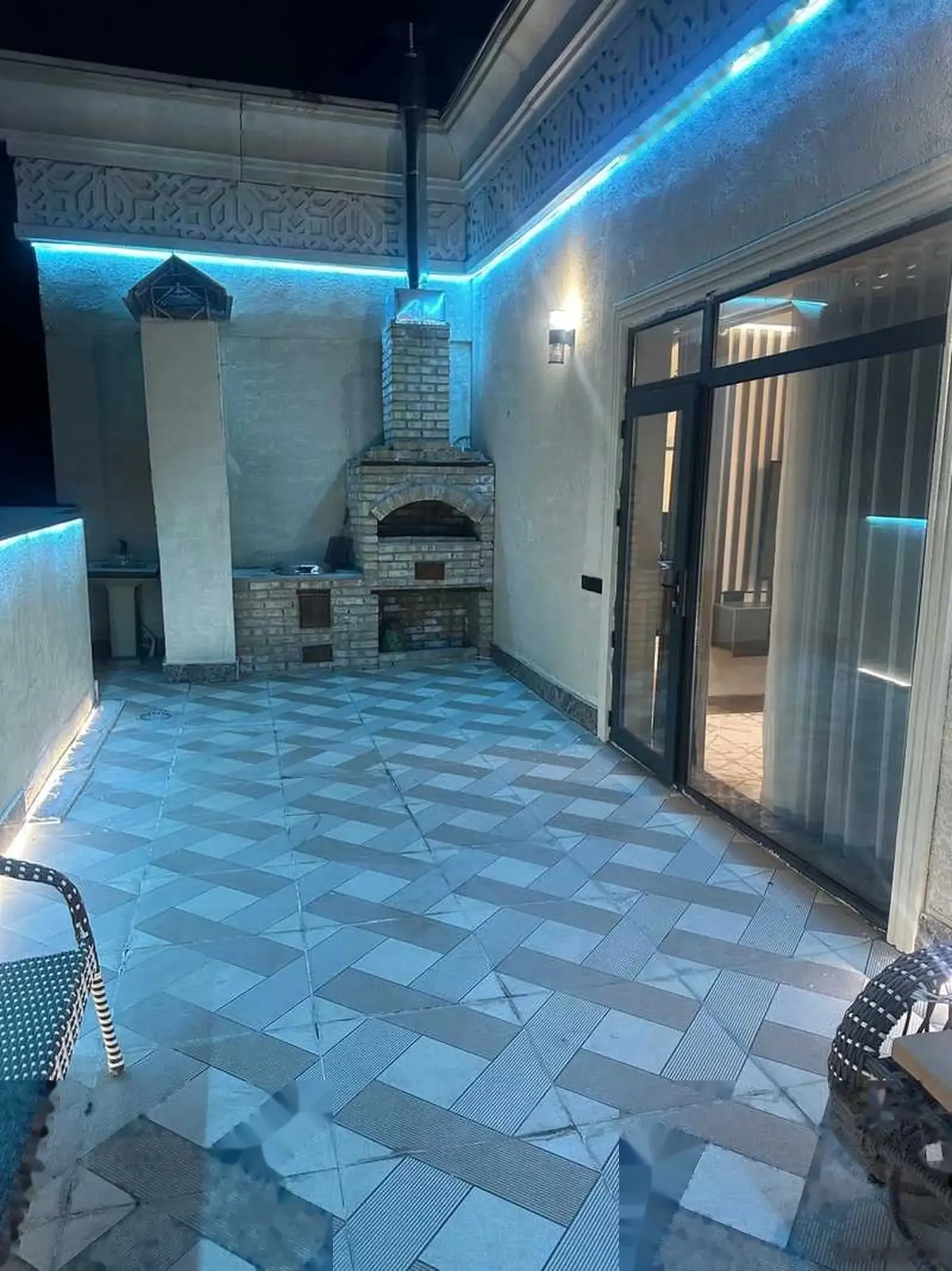 2-комн. квартира, 21 этаж, 98м², Фирдавси
