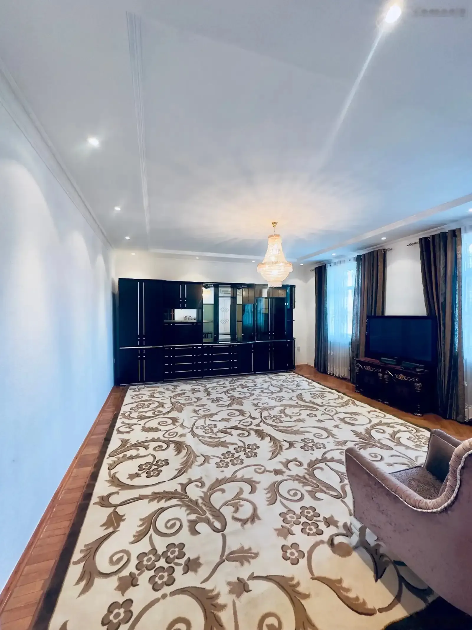 3-комн. квартира, 3 этаж, 100м², ЦУМ