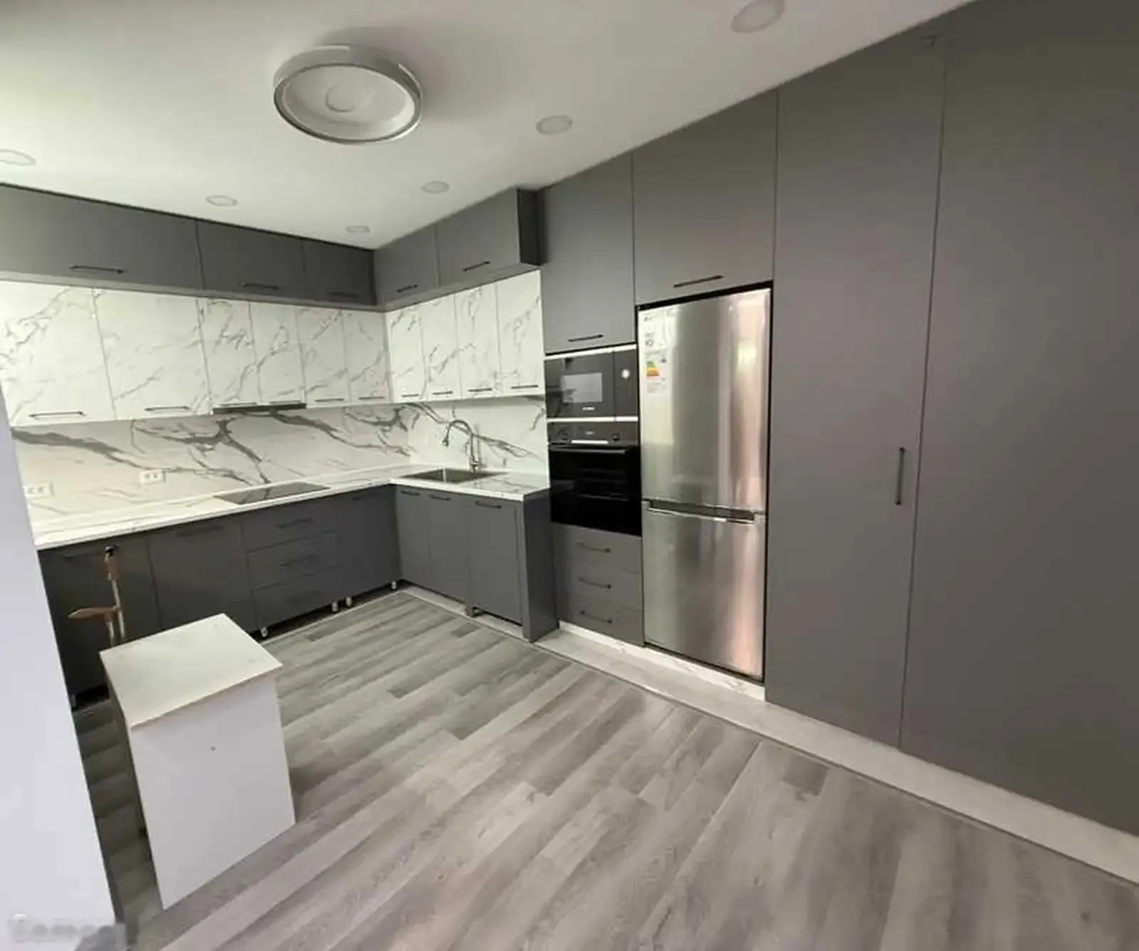 3-комн. квартира, 15 этаж, 78м², пеши ресторани Эл-патио