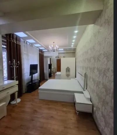 3-комн. квартира, 2 этаж, 130м², Сомони