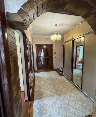 3-комн. квартира, 4 этаж, 81 м², Сино 102мкр пеши иститути забонхо