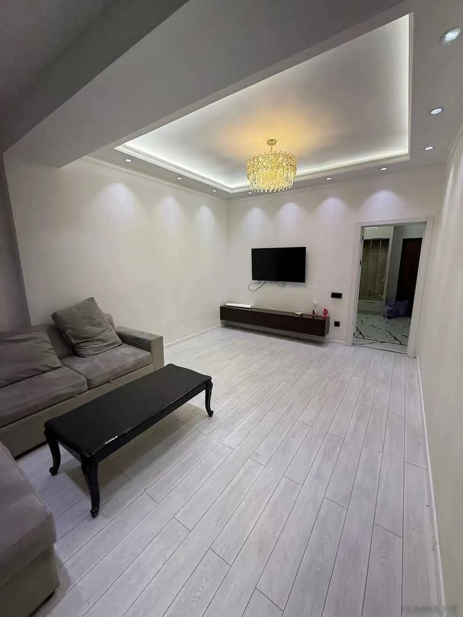 2-комн. квартира, 10 этаж, 100м², овир