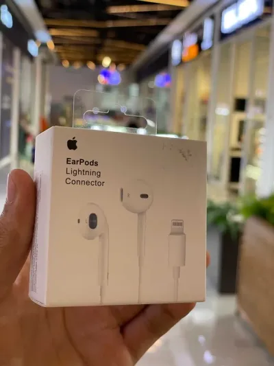 Наушники EarPods с разъёмом Lightning