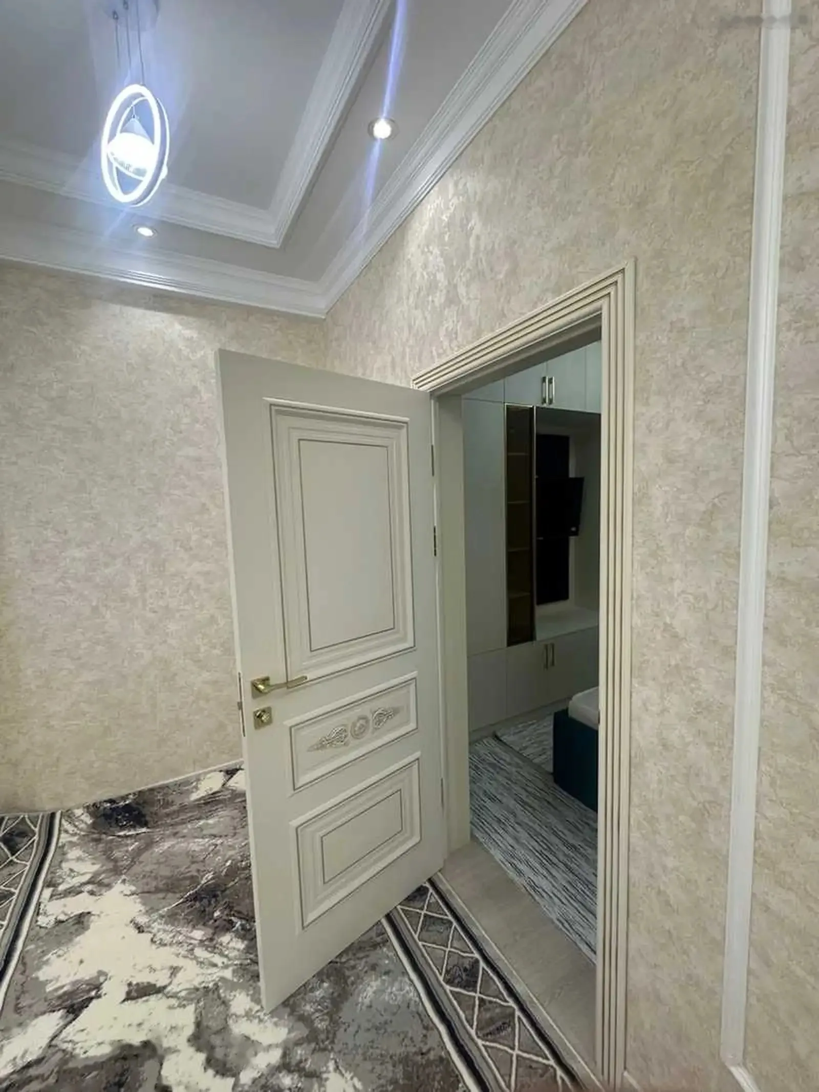 3-комн. квартира, 6 этаж, 100м², голубой экран
