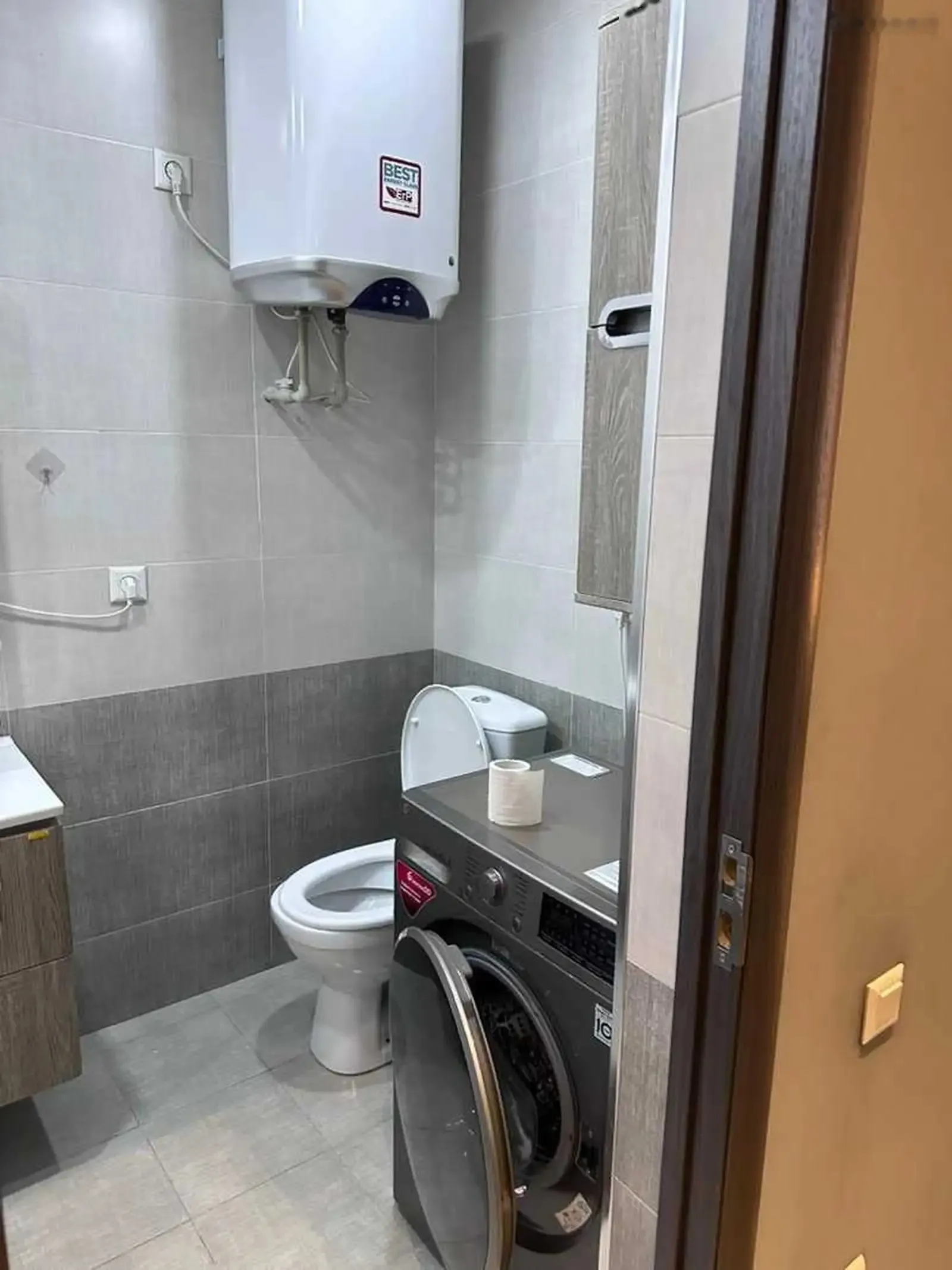 1-комн. квартира, 1 этаж, 73 м², голубой экран