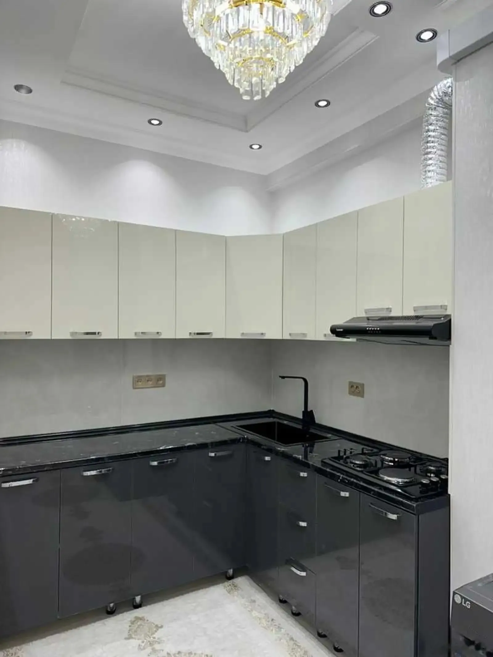 2-комн. квартира, 15 этаж, 80м², шохмансур