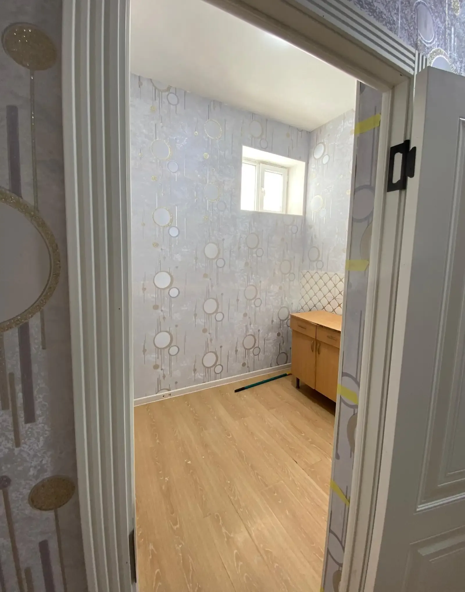 2-комн. квартира, Цокольный этаж, 68 м², Гипразем борбад 93