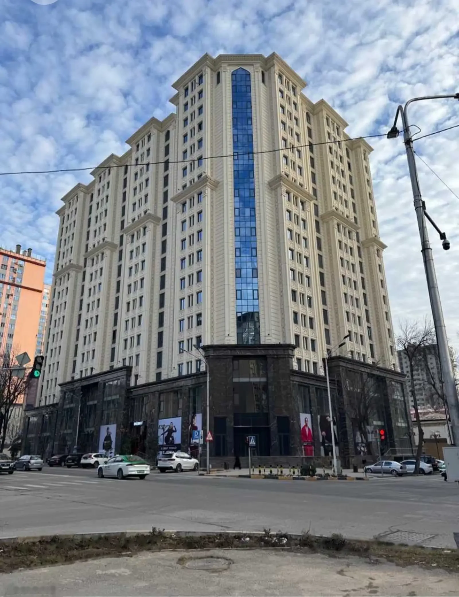 2-комн. квартира, 12 этаж, 76м², И.Сомони