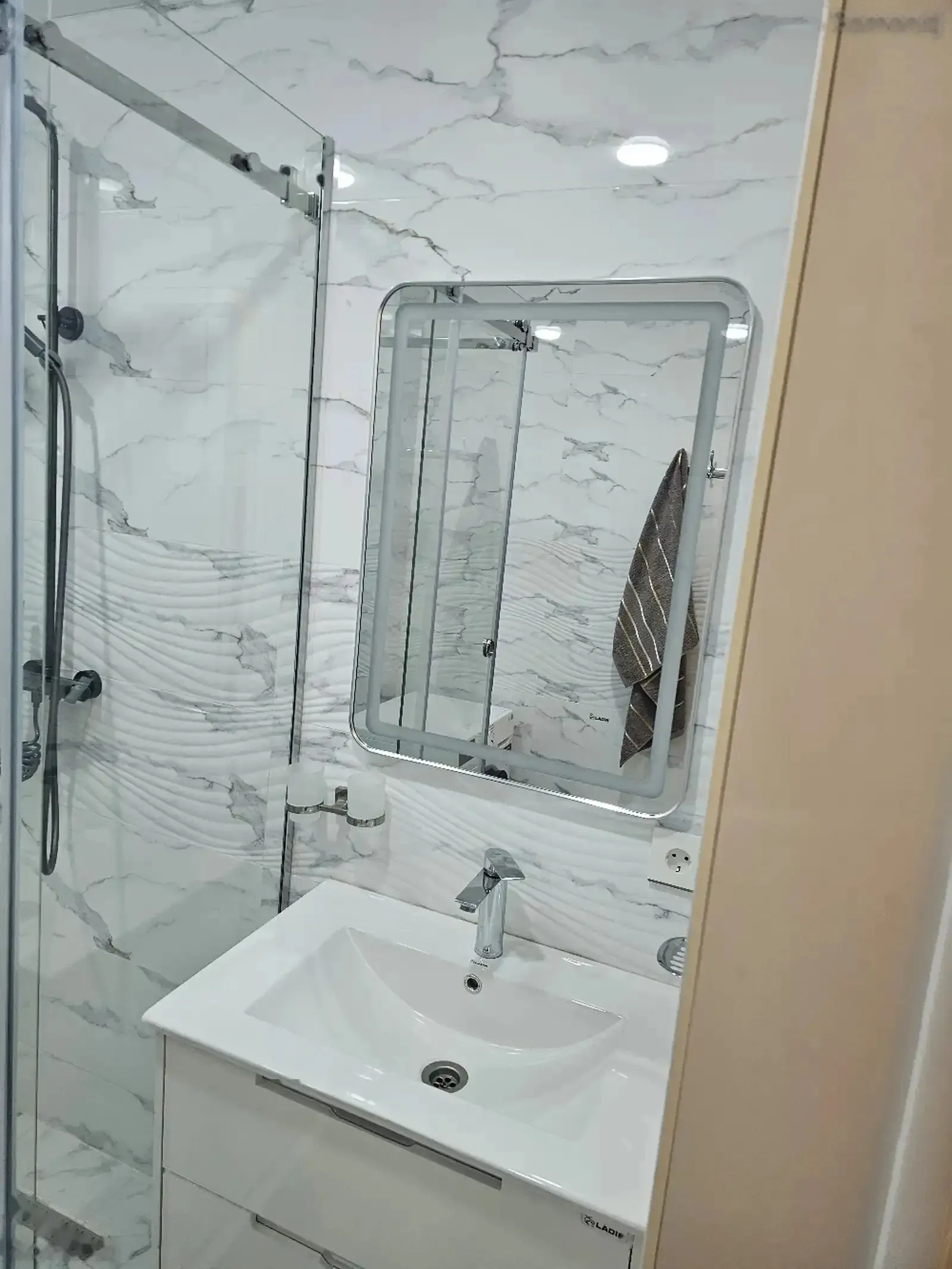 5-комн. квартира, 11 этаж, 153м², Шохмансур
