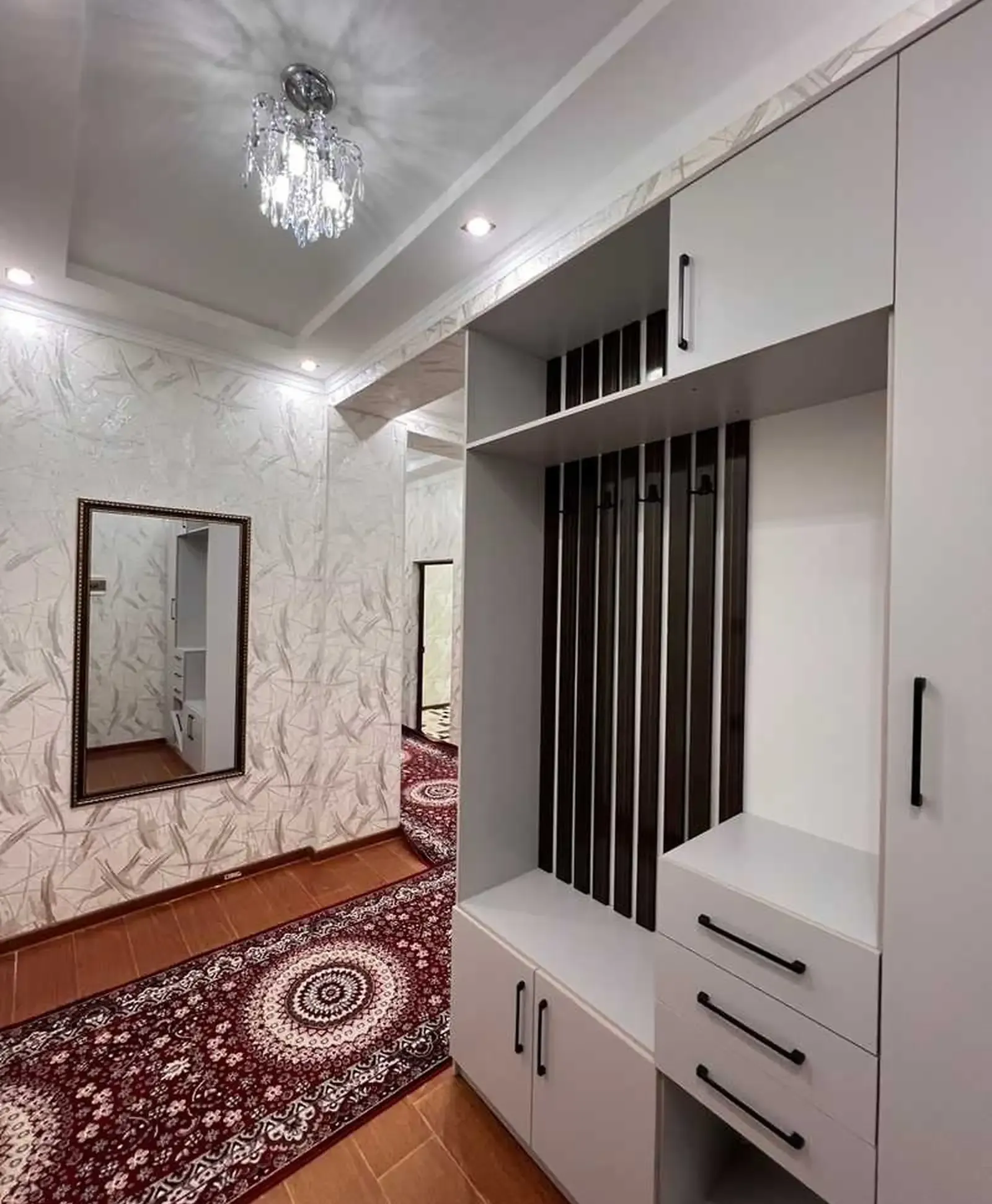 3-комн. квартира, 2 этаж, 100м², Овир, Ашан