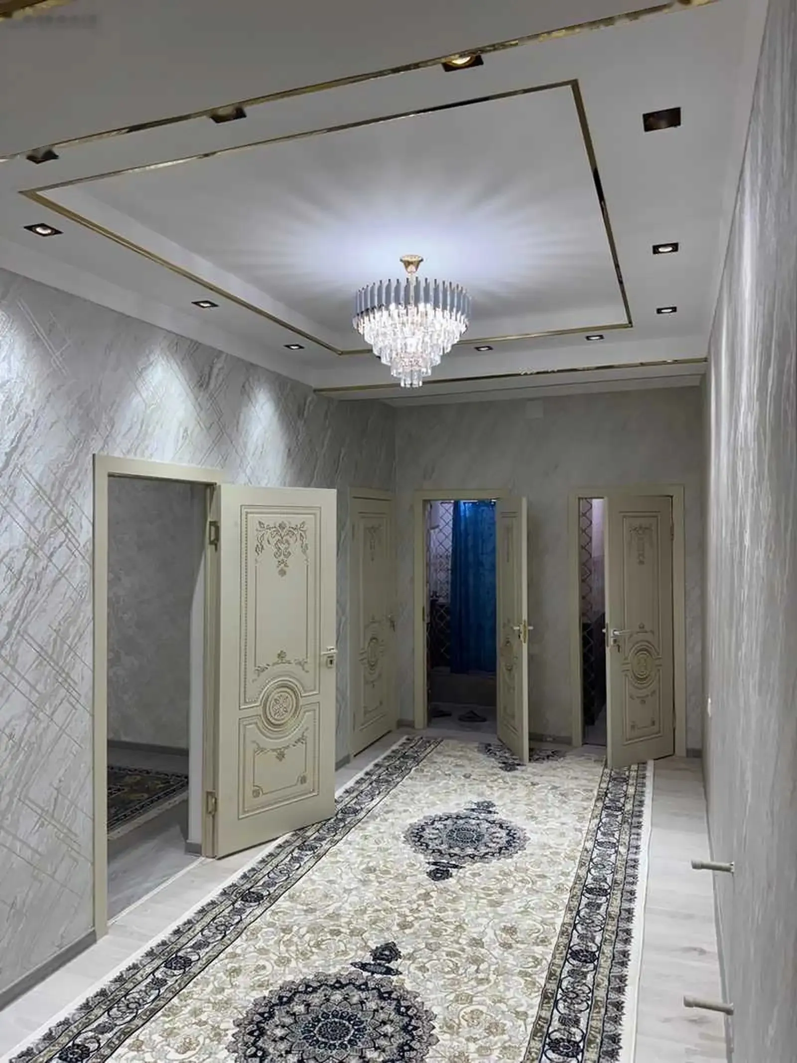 2-комн. квартира, 10 этаж, 100м², боги ботаники