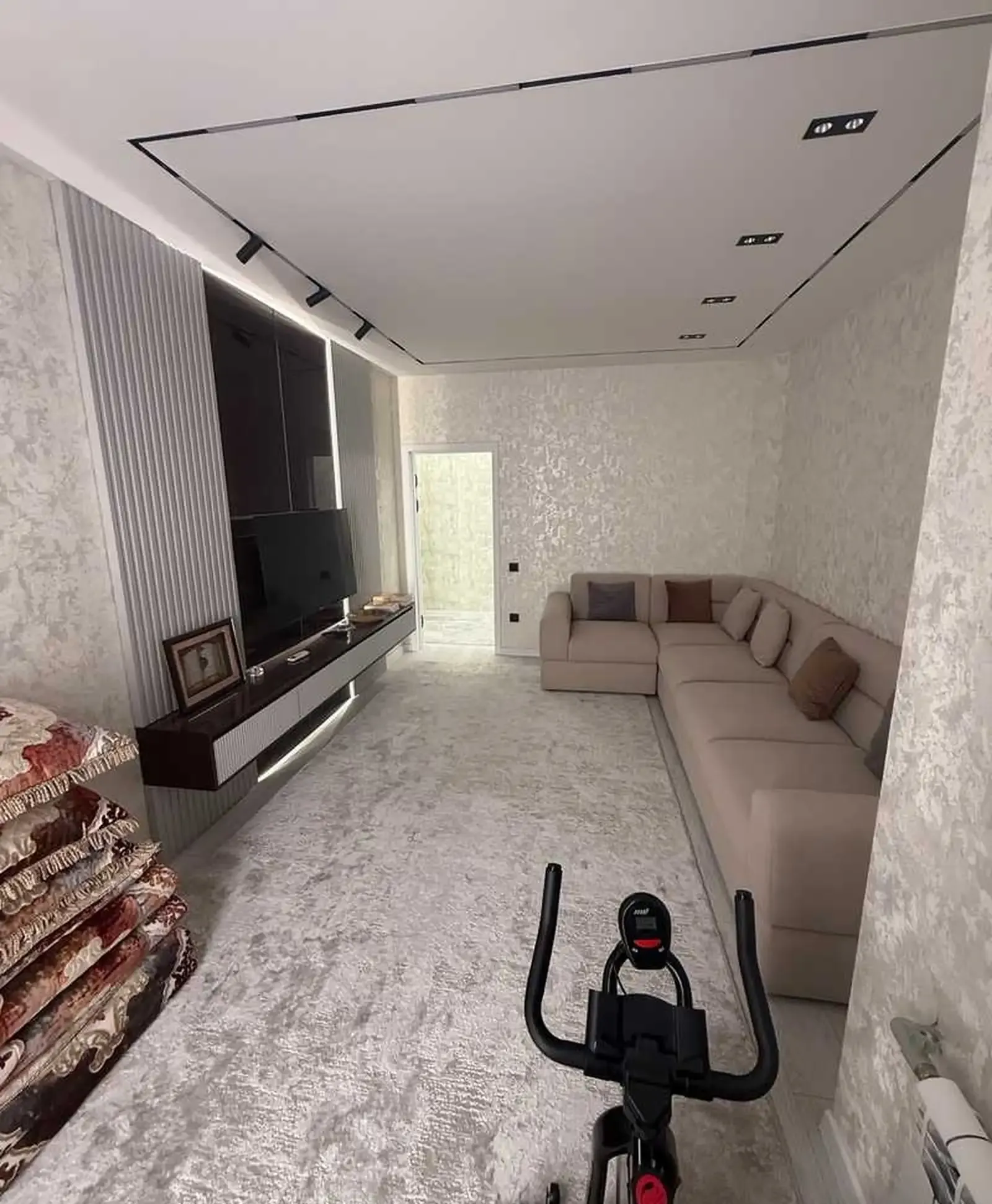 2-комн. квартира, 8 этаж, 90м², Овир