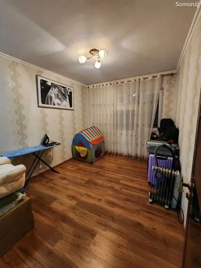 3-комн. квартира, 4 этаж, 73м², сино