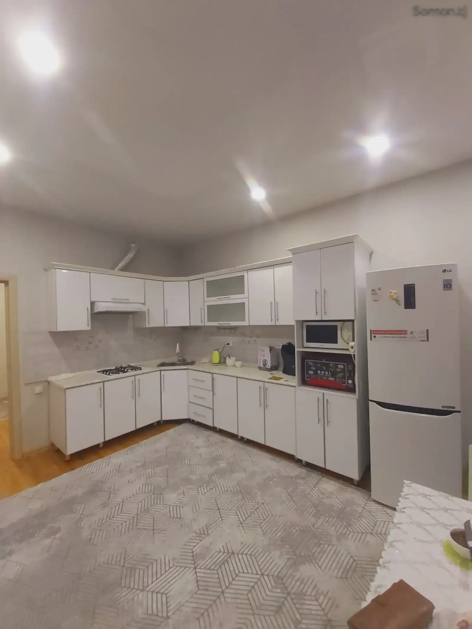 3-комн. квартира, 4 этаж, 100м², 19 микрорайон