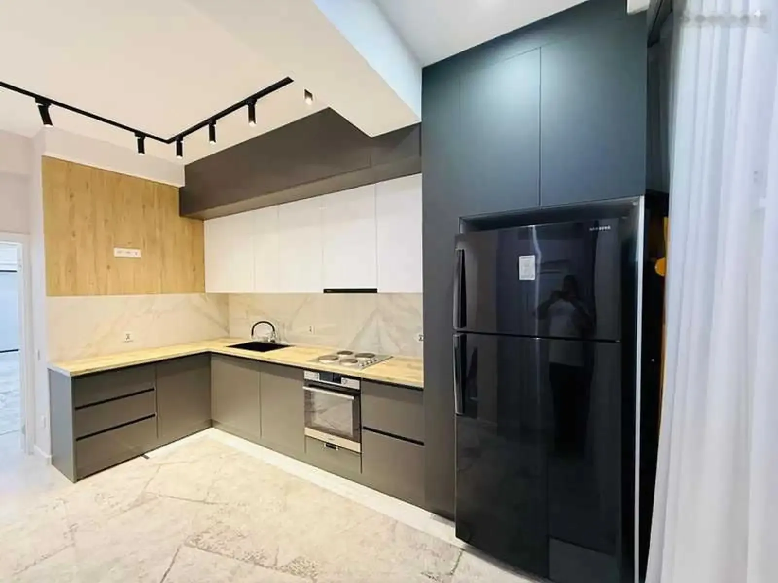 3-комн. квартира, 12 этаж, 115м², 112мкр