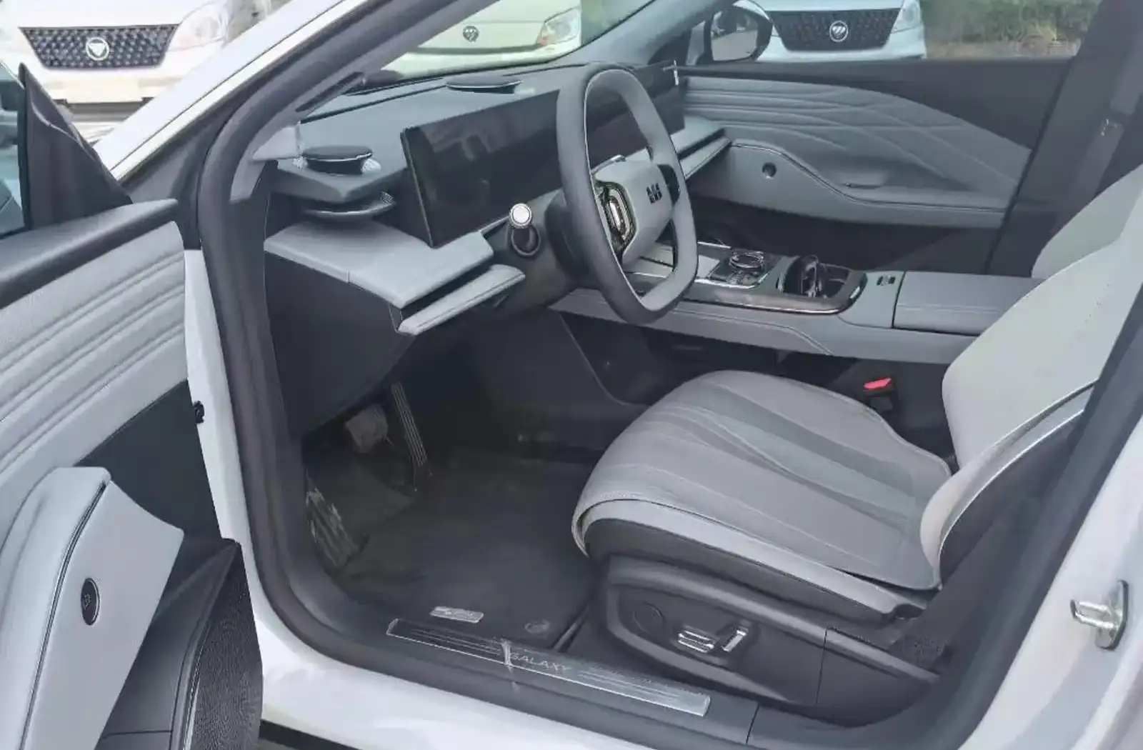Geely Galaxy E8,