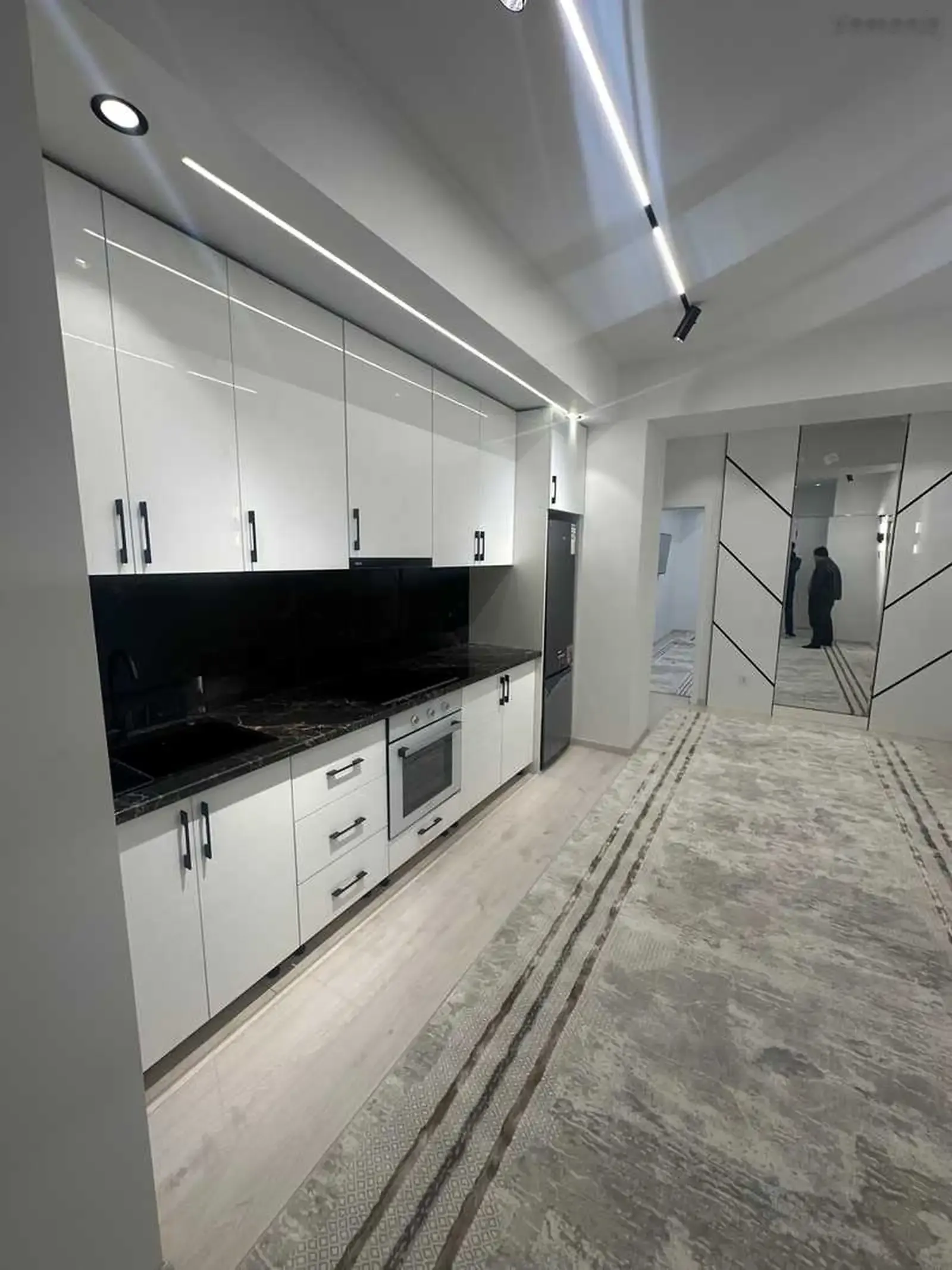 2-комн. квартира, 14 этаж, 83м², Шохмансур