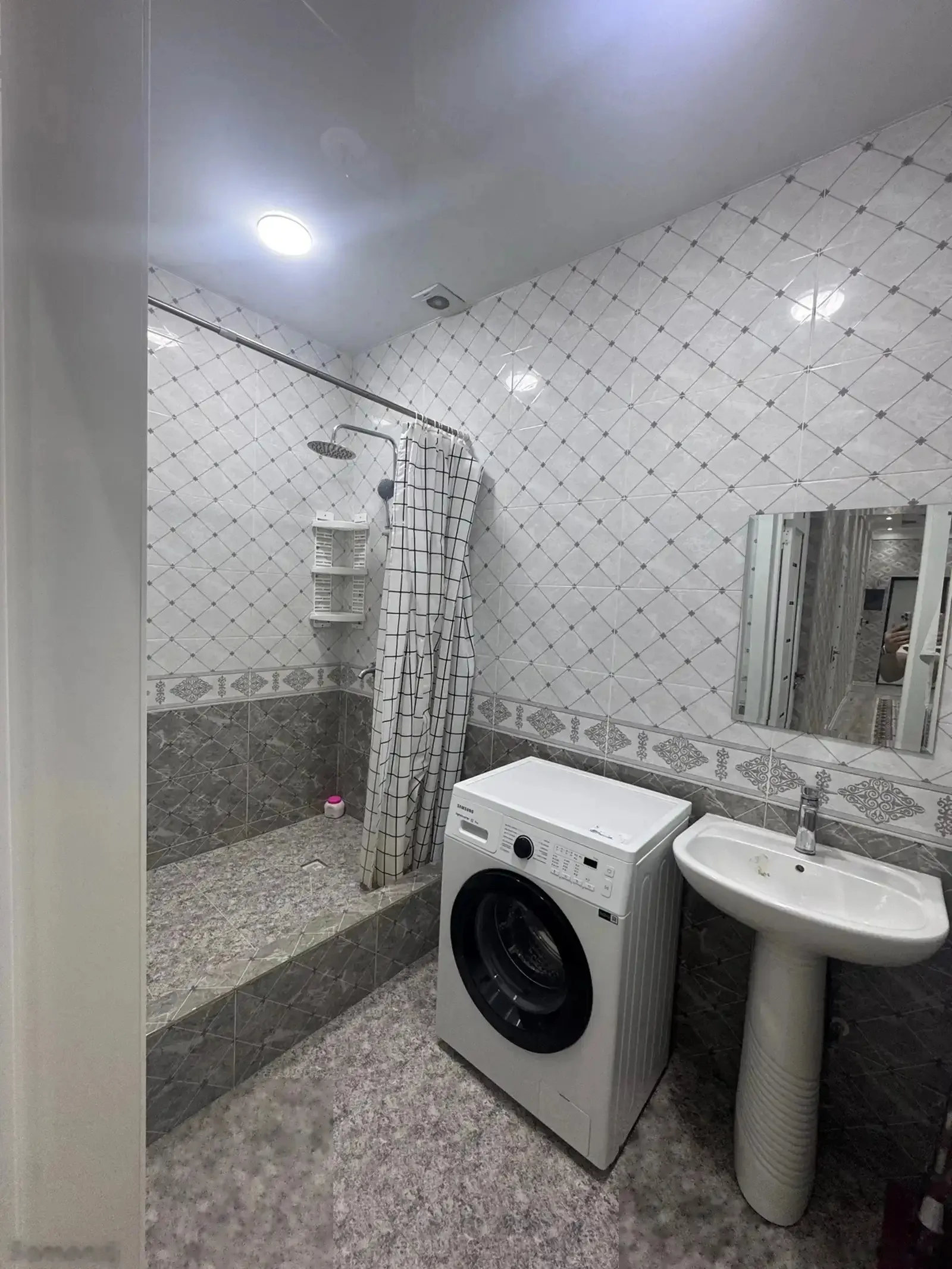 2-комн. квартира, 2 этаж, 110м², Исмоили Сомони, кучаи Шодмони