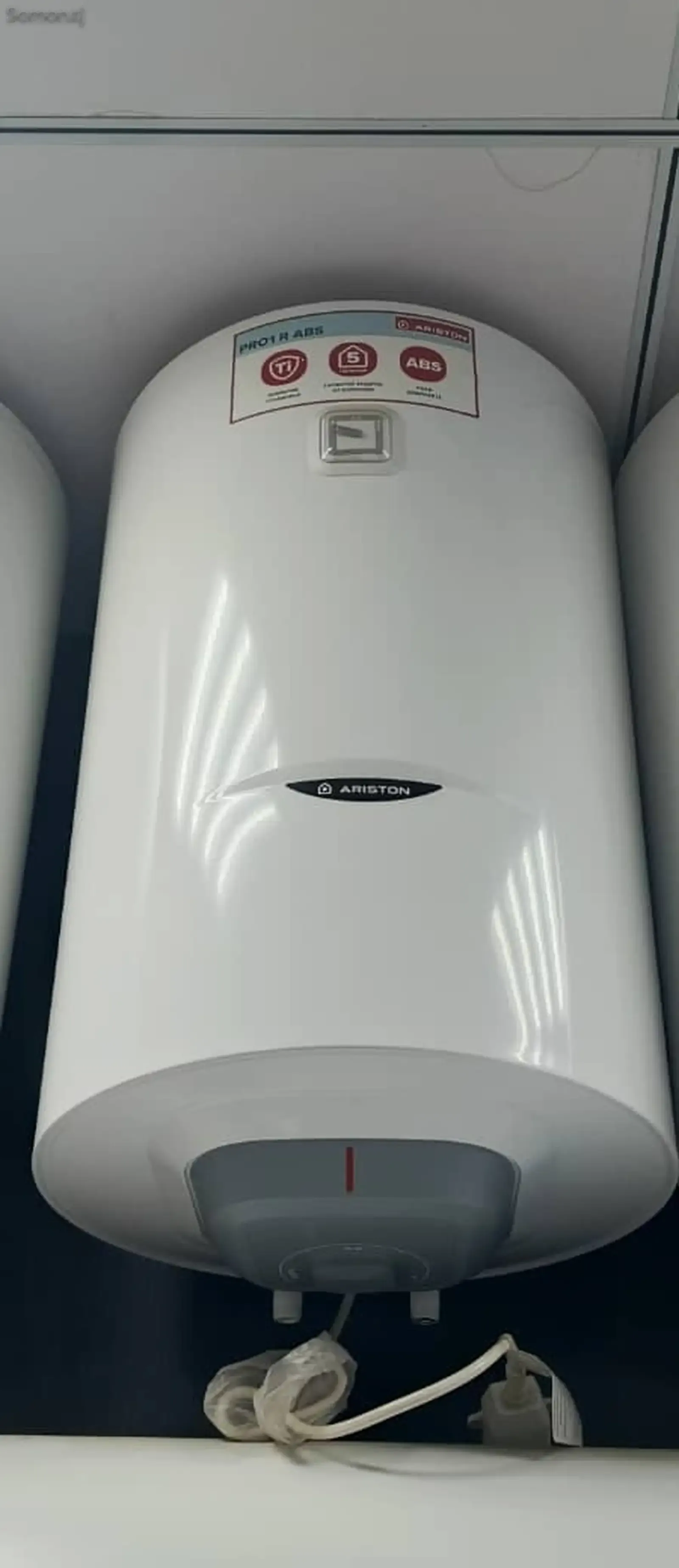 Водонагреватель Ariston 100л
