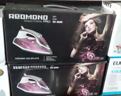 Утюг Redmond RD-8888