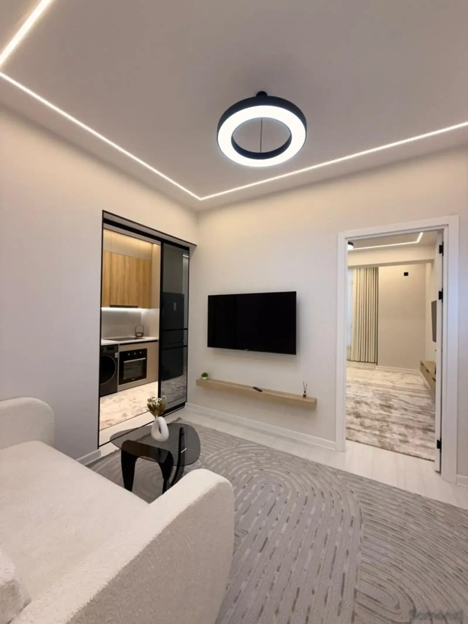3-комн. квартира, 14 этаж, 91 м², новое здание УВД недалеко от Текстиля