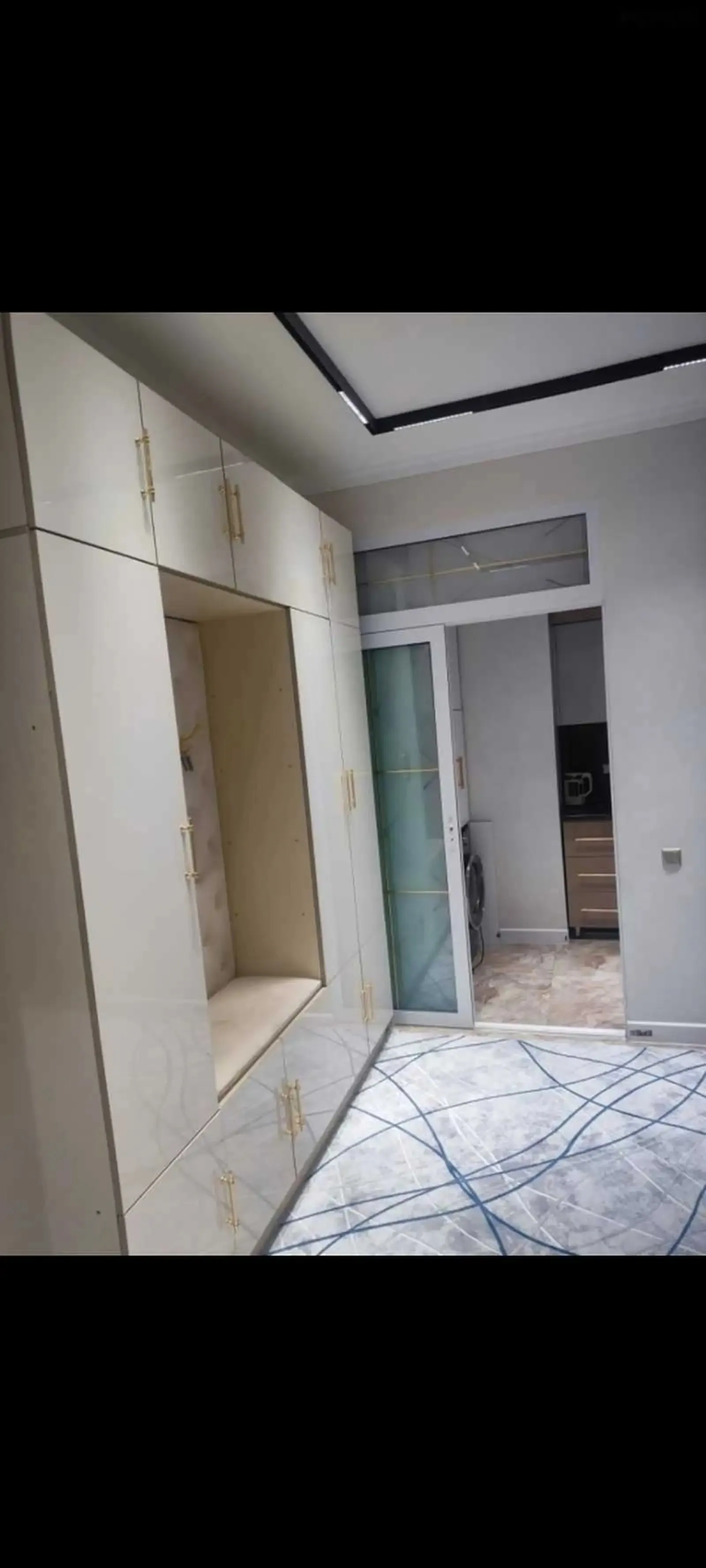 2-комн. квартира, 3 этаж, 65м², Голубой экран
