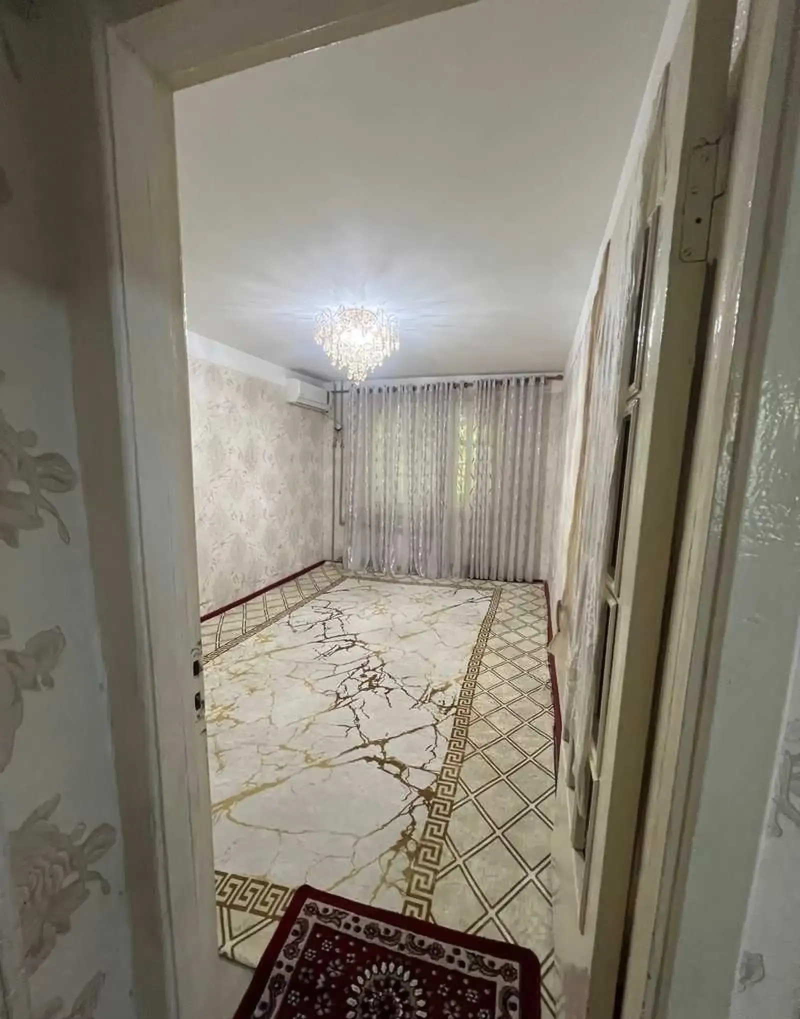 2-комн. квартира, Цокольный этаж, 85м², 102мкр, Халоват