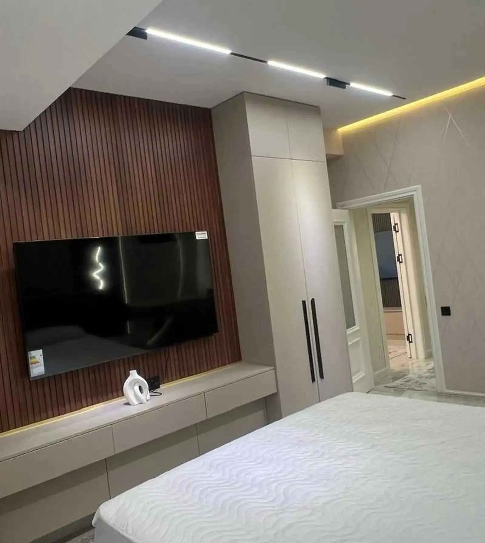 2-комн. квартира, 10 этаж, 78м², Сомони
